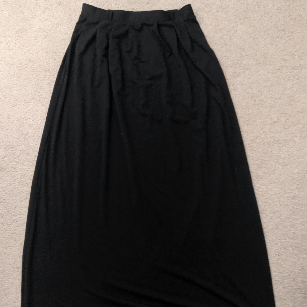 3/$25 Black maxi skirt